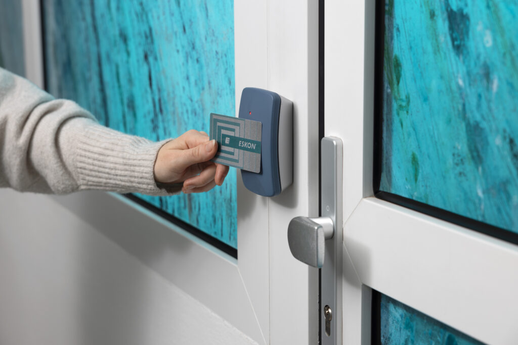 20220208_eskon_JZ_2233 přístupový systém ve společnosti